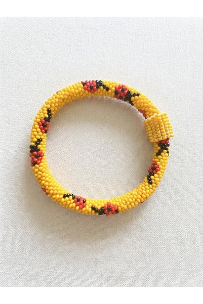 GENCATELİER Handmade Prison Craft Ladybug Patterned Bead Bracelet (Inner Diameter: 5.5 cm)
