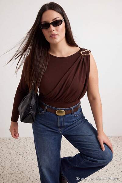 Trendyol Curve Brown Boat Neck Sandy Knitted Plus Size Body Tbbaw27Cs00026