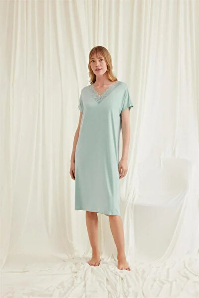 SS HOME CONCEPT Light Green Viscose Nightgown with Lace Collar and Short Sleeves