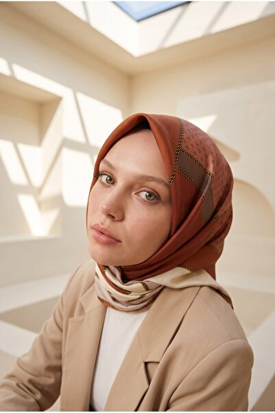 VİOLLA Twill Eşarp 90x90 Geometrik Desenli İpek İçermez El Dikişli Kadın Eşarp