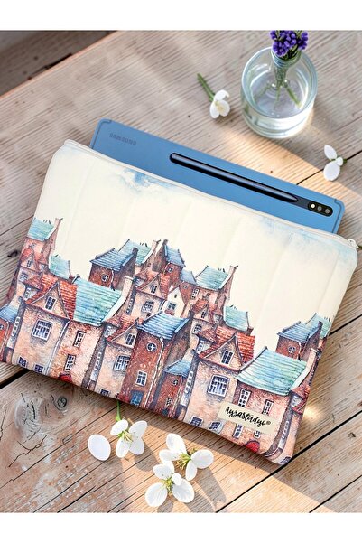 Ayza Stüdyo Masal Kasabası Desenli Kapitone Tablet Çantası (10-12 İnç, 31x24 cm)