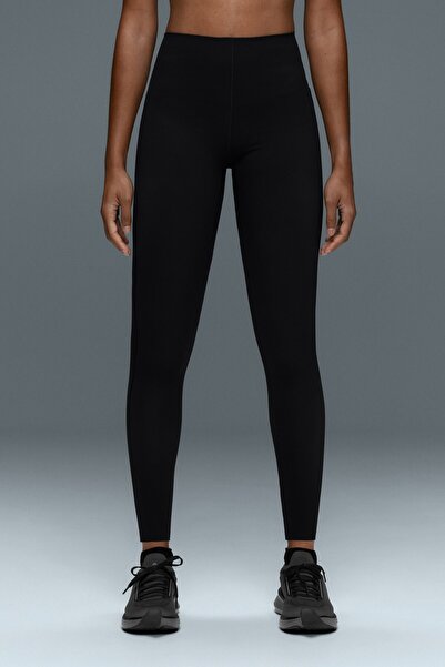Oysho Extra Compressive raise up bilek hizasında tayt