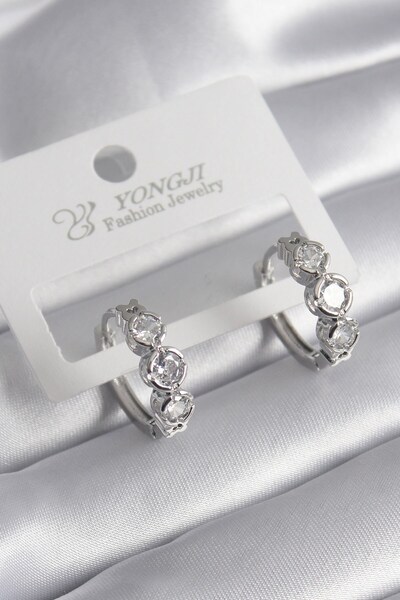 Inure Jewelry Brass Gold Color Zircon Stone Heart Detail Women's Earrings