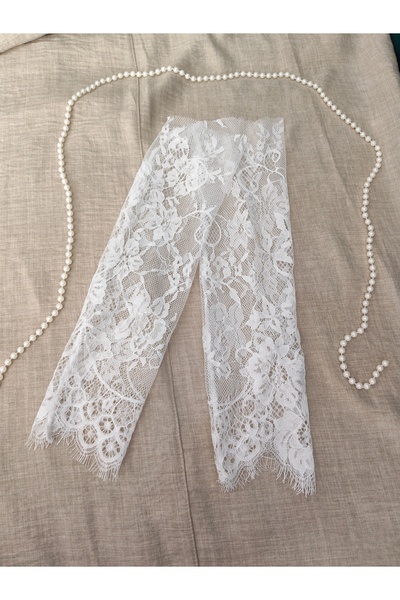 Generic Brand French Lace White Gloves