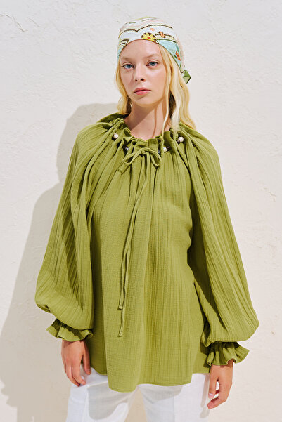 Manuka Muslin Blouse with Ruched Collar Green