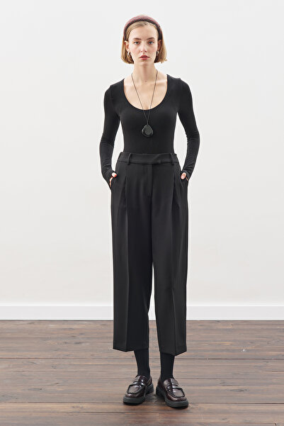 Manuka Flat Cut Pants with Pile Detail Black