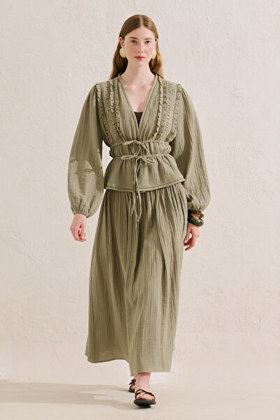 Manuka Muslin Embroidered Short Blouse Adaçayi