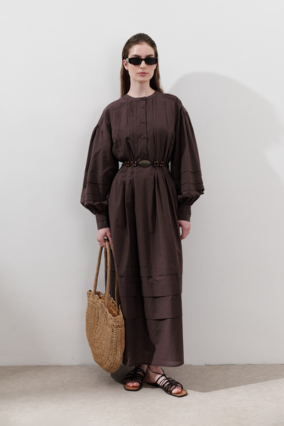 Manuka Geripptes, weites Kleid BRAUN