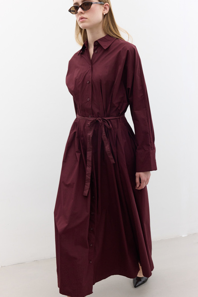 Manuka Hemdkleid mit Nervür-Details in Burgunderrot