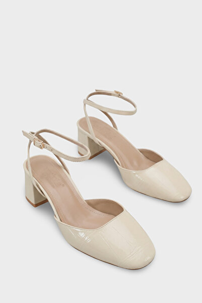 Capone Outfitters Karmen Round Toe Women's Ankle Strap Mid-Heel Shoes