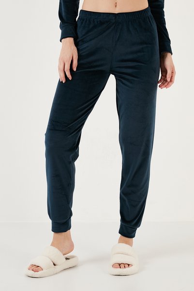 Lela Regular Fit Yumuşak Dokulu Kadife Pijama Takımı Kadın PİJAMA TAKIMI 6094200W4