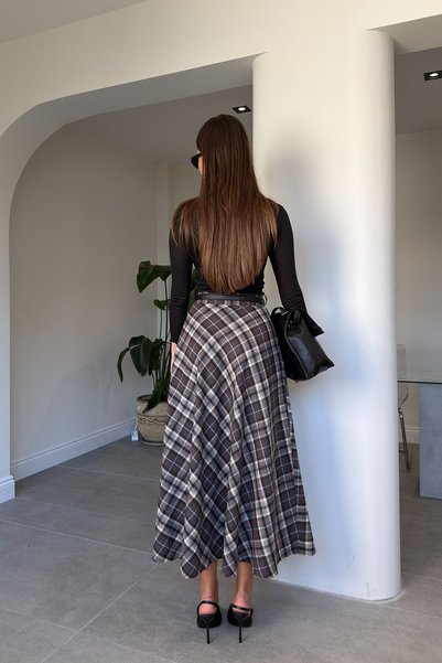 MAGARDE Chinese Cut Plaid Skirt - Brown