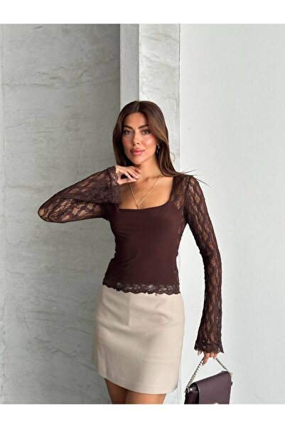 Butik Beyza Lace Detailed Square Neck Spanish Sleeve Blouse