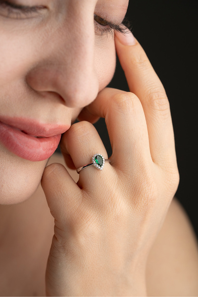 Silvano Jewelry 925 Ayar Gümüş Yeşil Damla Taşlı Rodyum Kaplama Yüzük