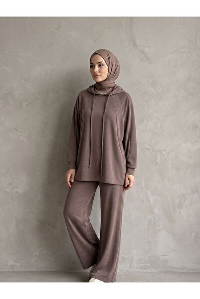 Foremia Partial Model Hooded Suit-Light Brown