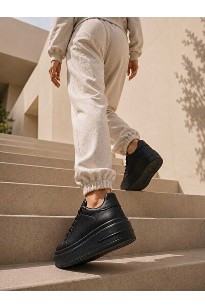 ALTUNTAŞ Kadın 5 cm Topuklu, Kalın Platform Tabanlı, Şık, Bağcıklı Sneaker Siyah
