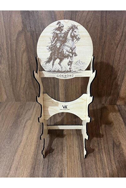 Vexlo Design Studio 5'li Gravürlü Ahşap Çakı Standı - Gökbörü Motifli Sergile...