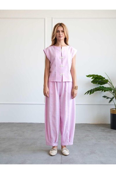 Moda Days Set de vestă și pantaloni roz pentru femei Set de vestă și pantaloni cu închidere chinezească, fără mâneci, cu talie elastică texturată