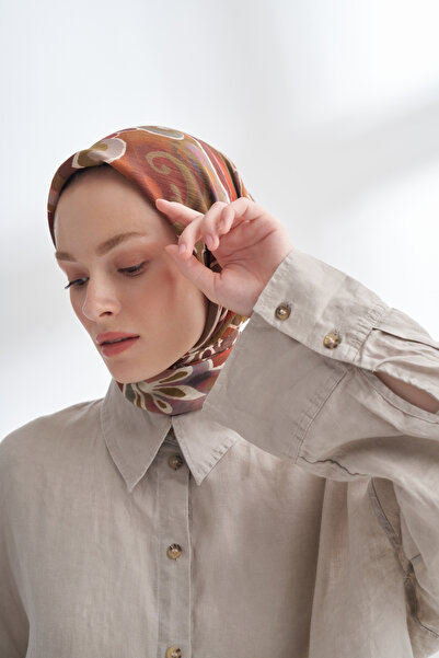 ARMANDA وشاح بنمط زهور تراثي من التنسل - كراميل
