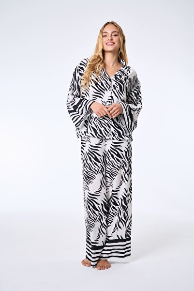 Feyza 2'li Dokuma Zebra Desenli Önden Düğmeli Pijama Takımı
