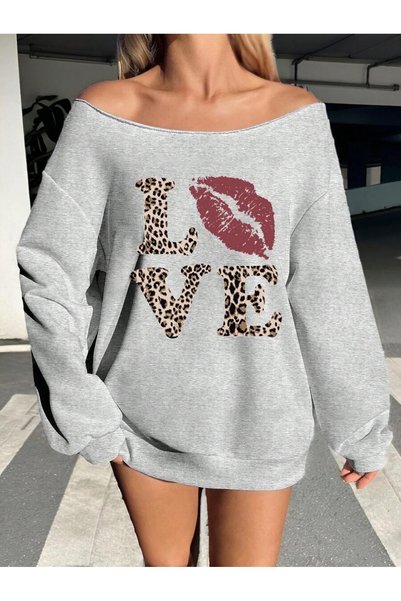 WESTİMO سويت شيرت نسائي كبير الحجم بطبعة Love وياقة قاربية