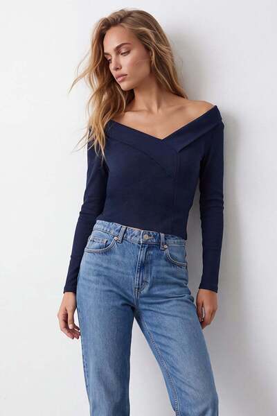 Trend Alaçatı Stili Women's Navy Blue Wide Collar Ottoban Blouse Alc-X14342