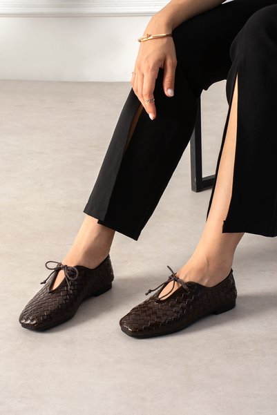 azza shoes Dora Braided Square-Shaped Lace-Up Detailed Classic and Stylish Looking Daily Ballet Flats