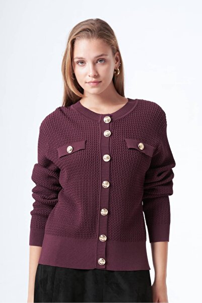 Nuss 601 Cardigan tricotat cu detalii cu nasturi aurii, roșu claret