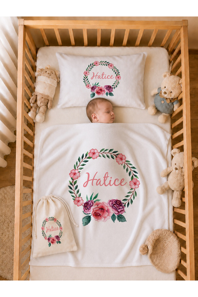 Pia Baby İsimli Kız Bebek Battaniye Seti 80x80 cm Çift Kat Penye Yastık Kılıf...