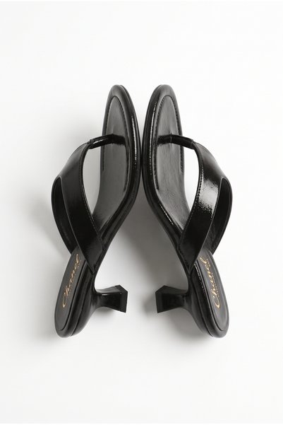 Pabrik New Season 2027 Alya Black Wrinkled Patent Leather Low Heeled Orthopedic Slippers Women's Sandals
