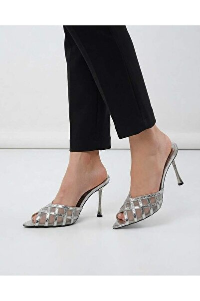 lescarpe 8794 GÜMÜŞ RENGİ SİVRİ BURUN TOPUKLU KADIN TERLİK TOPUK BOYU: 11 CM