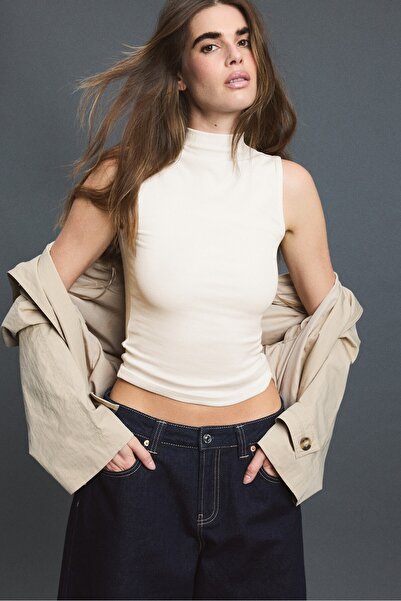 Stradivarius Sleeveless funnel neck T-shirt