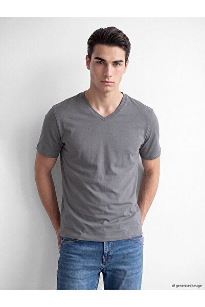 LC Waikiki Rmz Gi̇yi̇m Farkiyla V Dikim Combed Cotton Men's T-Shirt