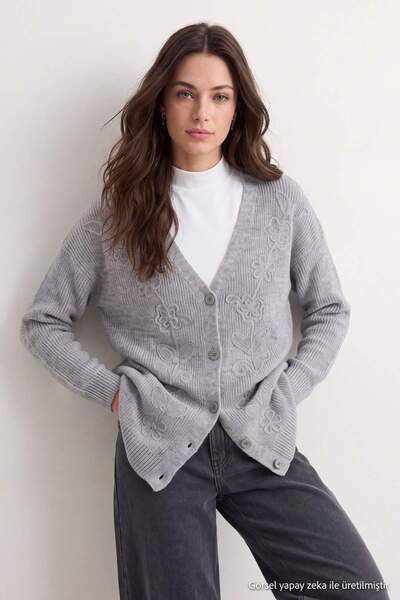 Trendyol Modest Grauer bestickter/verzielter langer Strickpullover mit weiche...