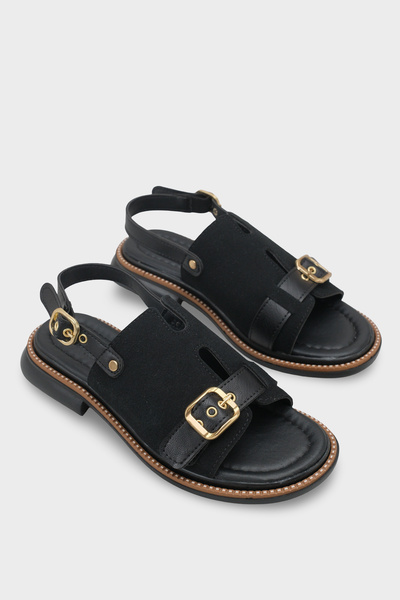 Capone Outfitters Γυναικεία σανδάλια Shaylah με επίπεδη σόλα, αγκράφα και λου...