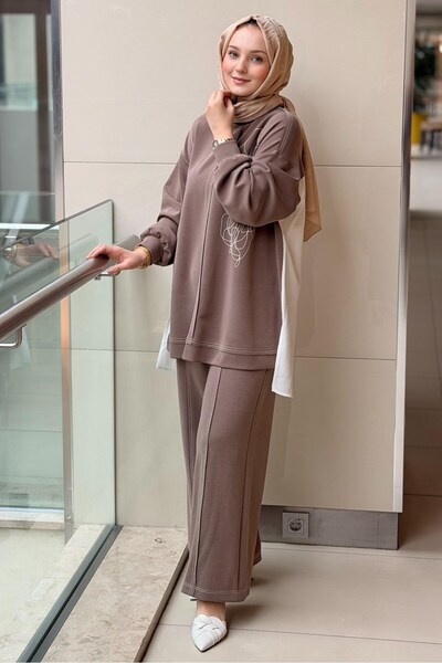 Nurcan Çetin Random Desenli Spor Dikişli Tunik Pantolon Takım
