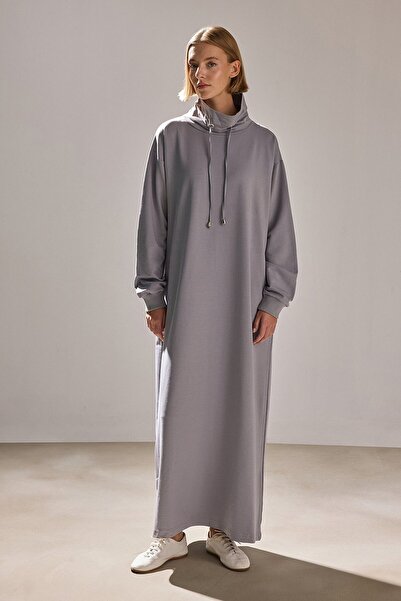 Touché Privé Straight Neckline Knitted Dress