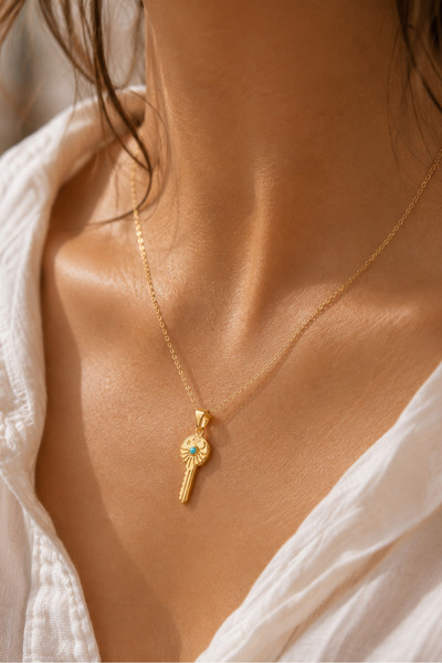 Spossy Silver Jewelry 925 Ayar Gümüş Gold Kaplamalı Mavi Taşlı Anahtar Kolye