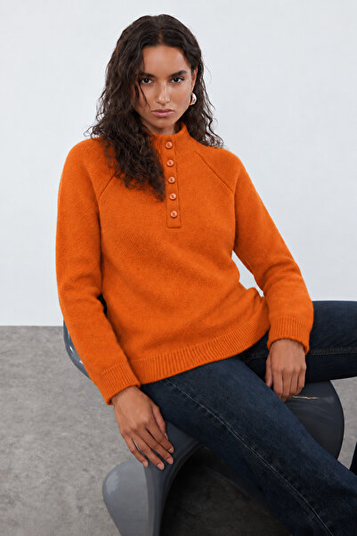 Noi Belis Dik Yaka Düğme Detaylı Reglan Kol Dokulu Triko Kazak AW26KZ00057