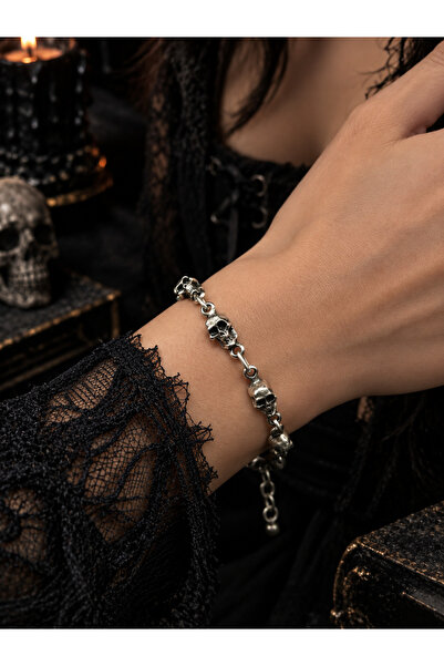 Vesaire Accessories Antik Gümüş Kaplama Gotik Kafatası Bileklik
