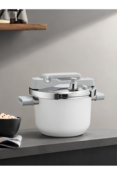 parlahome Smart (Safety+) Pressure Cooker Mega Pro series 5L/ M-050, Stainles...