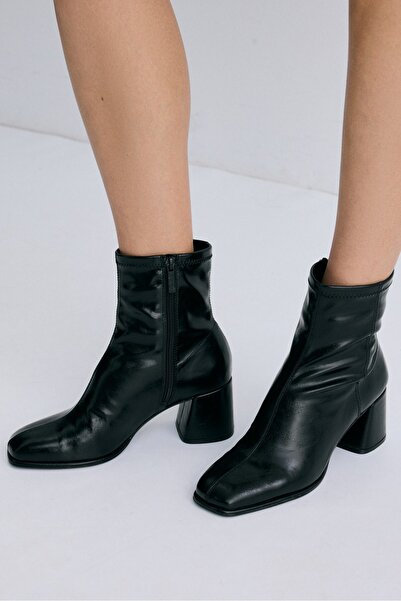 Stradivarius Basic orta boy topuklu bot