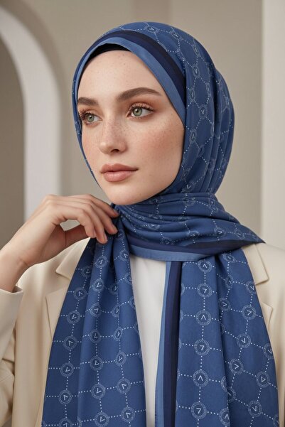 Vissona KREP MONOGRAM DESENLİ LACİVERT RENKLİ 75X195 KIRIŞMAZ ŞAL
