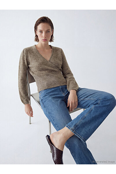LC Waikiki Alita city women's double-breasted knit sweater with a distinctive...