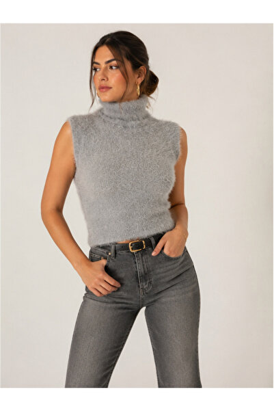 Pena Pulover de pluș cu turtleneck și fire de barbă