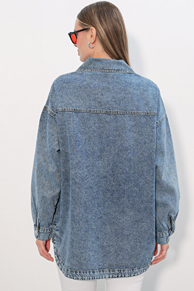 Merterium Women's Double Pocket Oversize Denim Jacket 1594 - Ice Blue