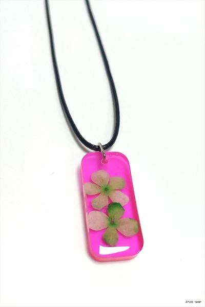 ZERO LAND Ilkestor Snowball Flower Rectangular Epoxy (204619) Pendant Pink