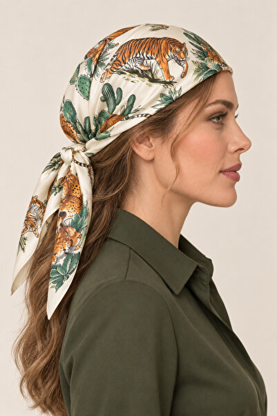 DSCARF Tigru de Savannah – Eșarfă din satin crem cu imprimeu tigru safari 70×70 cm