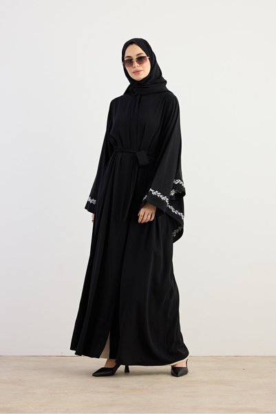 ANDE Beyaz Sarmaşık Nakışlı Abaya - Siyah