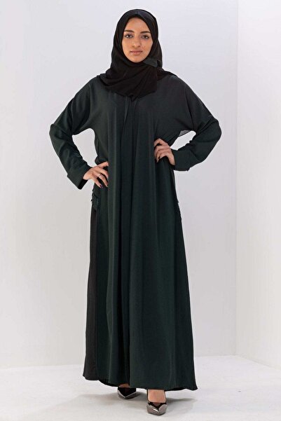 FASHION عباءة حريرية سادة بأكمام طويلة وتصميم خلفي مميز